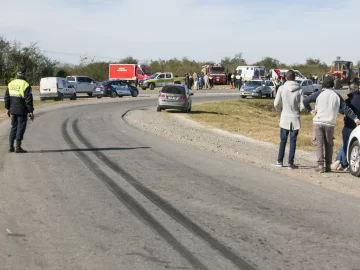 Ordenaron la detención de los choferes del micro de la tragedia en Tucumán Ordenaron la detención de los choferes del micro de la tragedia en Tucumán