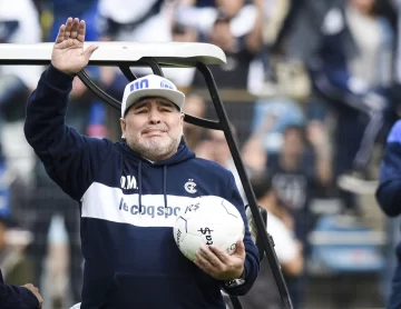 Llegaron todas las historias clínicas de Maradona y se define el inicio de la junta médica Llegaron todas las historias clínicas de Maradona y se define el inicio de la junta médica