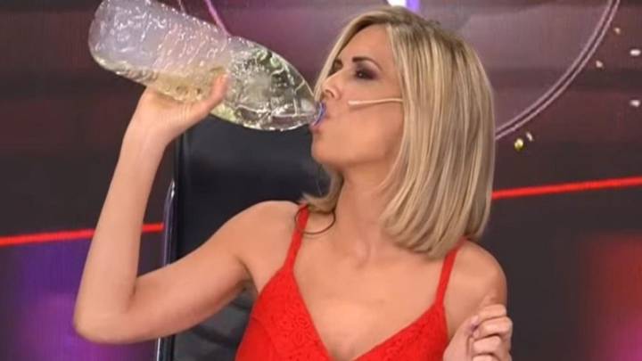 Multaron a Viviana Canosa por tomar dióxido de cloro en su programa de TV