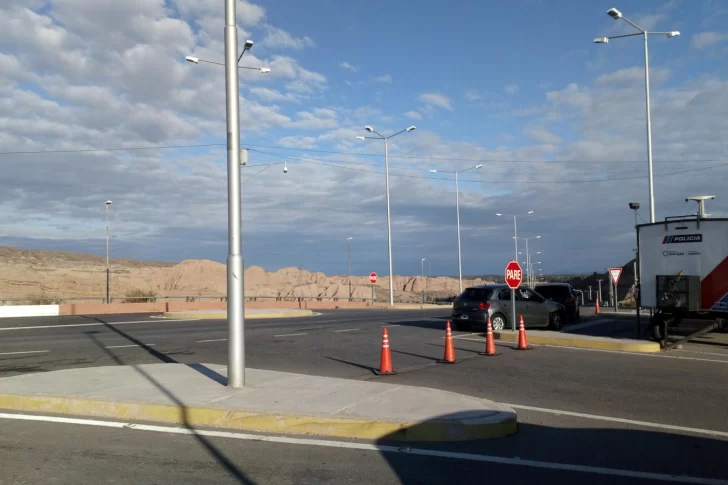 Iban al dique con todo para hacer un asado: los mandaron de vuelta a casa, con una infracción