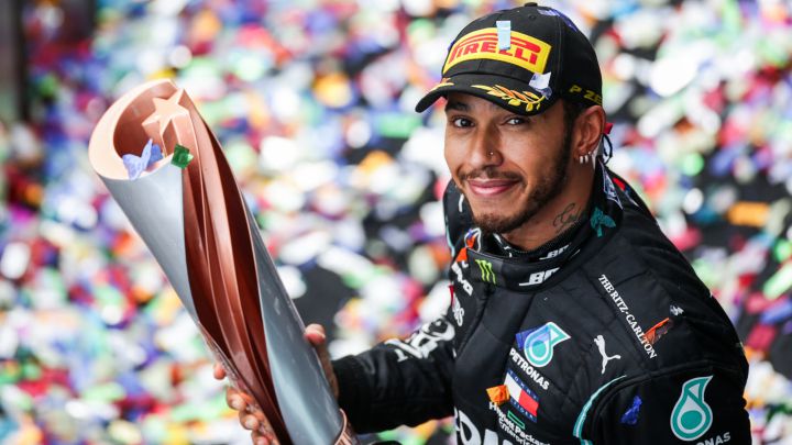 Hamilton anunció que “antes de la Navidad” renovará su contrato con Mercedes Hamilton anunció que “antes de la Navidad” renovará su contrato con Mercedes