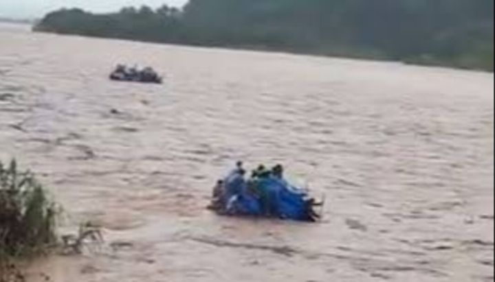 Se pinchó un gomón y hay dos muertos y seis desaparecidos