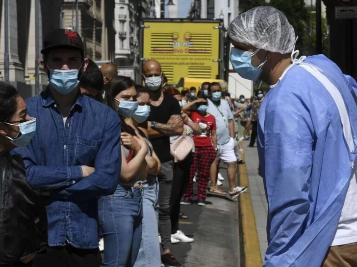 Argentina registró una baja del 97% en casos de coronavirus desde el pico de la pandemia