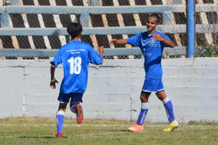Unión goleó a San Martín en el cierre de la sexta fecha del fútbol local