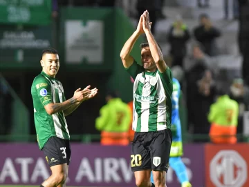 Banfield se despidió de la Sudamericana y Cvitanich del fútbol Banfield se despidió de la Sudamericana y Cvitanich del fútbol