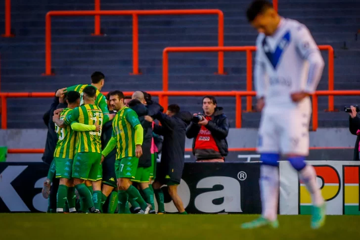 Aldosivi se lo dio vuelta a Vélez en Mar del Plata y logró un desahogo