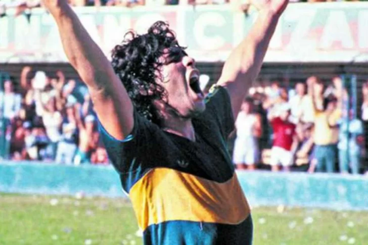 A 40 años del debut oficial de Maradona en Boca