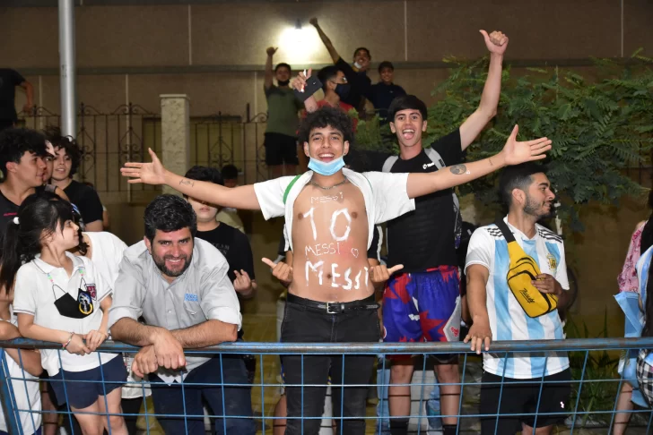 [FOTOS] Todo el color del aguante de los fanáticos a la Selección