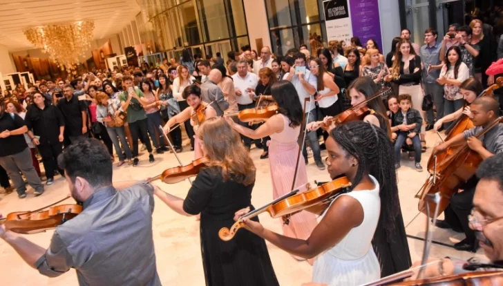 Teatro del Bicentenario: con la compra de un ticket de adulto, un menor pagará el 50% Teatro del Bicentenario: con la compra de un ticket de adulto, un menor pagará el 50%