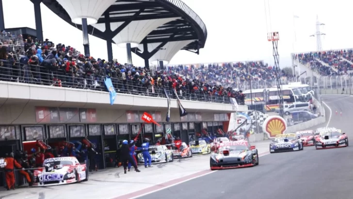 Estiman que 70 mil fanáticos disfrutaron del show del TC en El Villicum Estiman que 70 mil fanáticos disfrutaron del show del TC en El Villicum