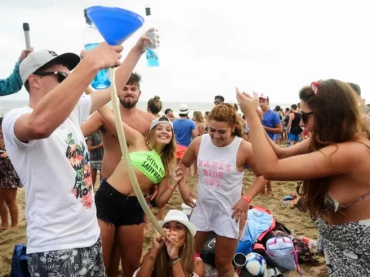 Villa Gesell prohibió el consumo de alcohol en la vía pública Villa Gesell prohibió el consumo de alcohol en la vía pública