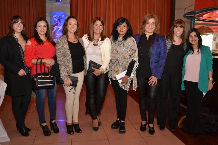 Mesa de té del Frente Todos