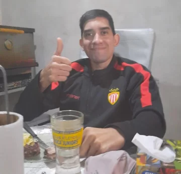 Caluroso recibimiento puyutano para el joven municipal que cayó desde un elevador Caluroso recibimiento puyutano para el joven municipal que cayó desde un elevador