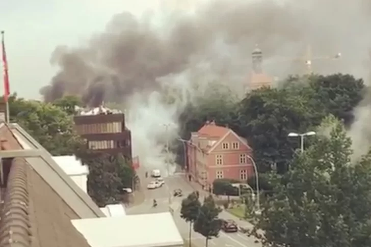 Autos quemados y nuevos enfrentamientos en Hamburgo