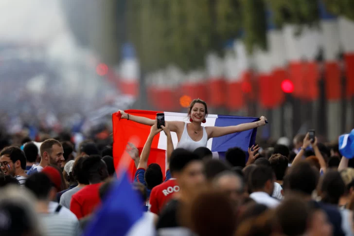 París revivió el mito del ’98 y transformó la nostalgia en euforia colectiva