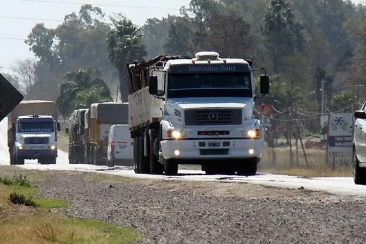Los camiones no podrán circular por las rutas del país durante el fin de semana largo