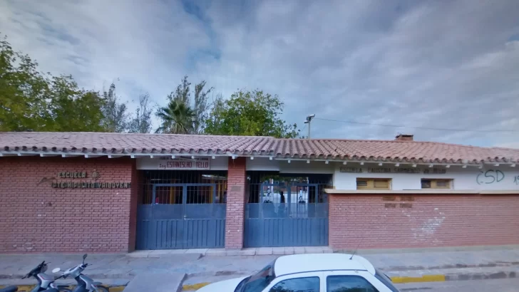 Denuncian que violaron a una menor en el baño de una escuela de Capital Denuncian que violaron a una menor en el baño de una escuela de Capital