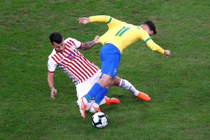 Brasil eliminó a Paraguay y espera por Argentina o Venezuela en la semifinal