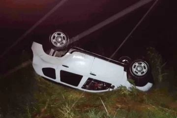 Un hombre se salvó de milagro tras protagonizar un violento vuelco en la Ruta 150 Un hombre se salvó de milagro tras protagonizar un violento vuelco en la Ruta 150