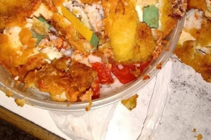 Quiso entregarle 4 sierras a un preso en el interior de las milanesas de pollo