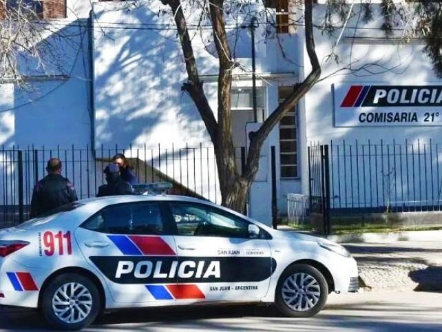 Intentó esquivar un burro y volcó cerca de Gualcamayo Intentó esquivar un burro y volcó cerca de Gualcamayo