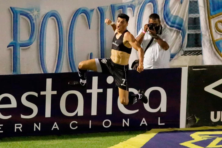 Central Córdoba festejó en Tucumán tras ganar con un golazo de Sequeira sobre el final