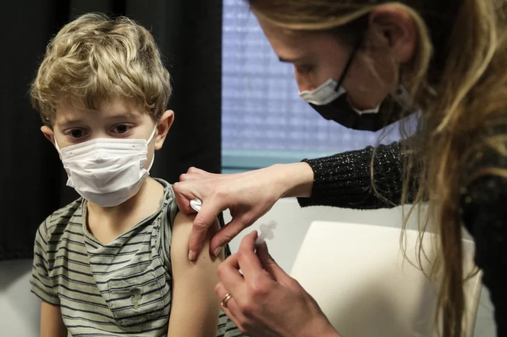 Francia inicia la vacunación infantil contra el coronavirus