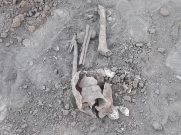 Hallaron un esqueleto humano enterrado en Albardón Hallaron un esqueleto humano enterrado en Albardón