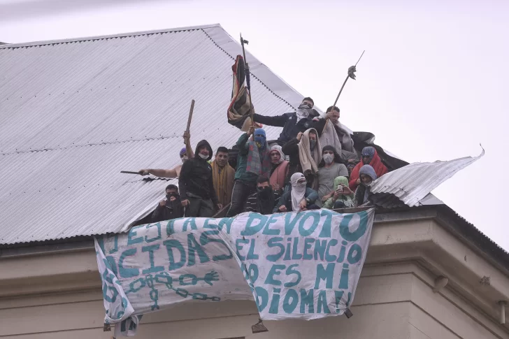 Villa Devoto: tras casi 9 horas, firmaron un acuerdo y los presos levantaron el motín