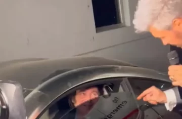 Cuánto cuesta el auto “sucio” con el que Javier Milei buscó a Fátima Flórez Cuánto cuesta el auto “sucio” con el que Javier Milei buscó a Fátima Flórez