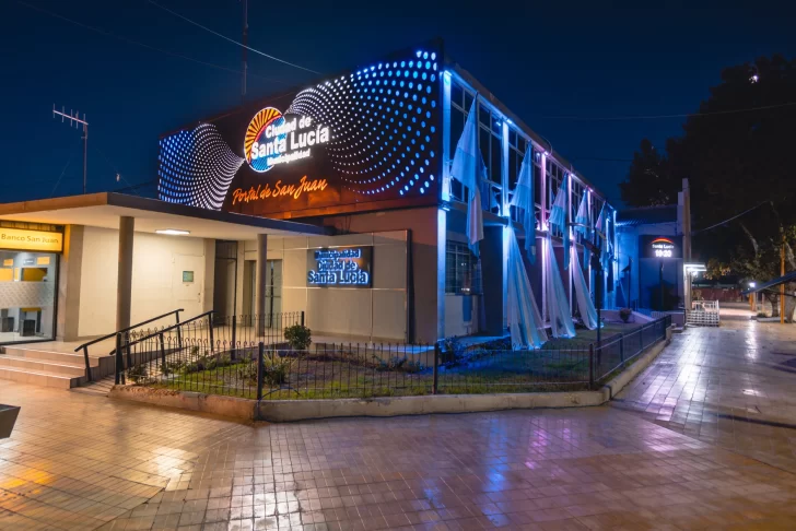 Concejales cuestionan el supuesto pase a planta de familiares de funcionarios de Santa Lucía Concejales cuestionan el supuesto pase a planta de familiares de funcionarios de Santa Lucía