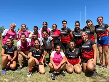 Por primera vez, un equipo de rugby femenino jugó un partido fuera del Penal Por primera vez, un equipo de rugby femenino jugó un partido fuera del Penal