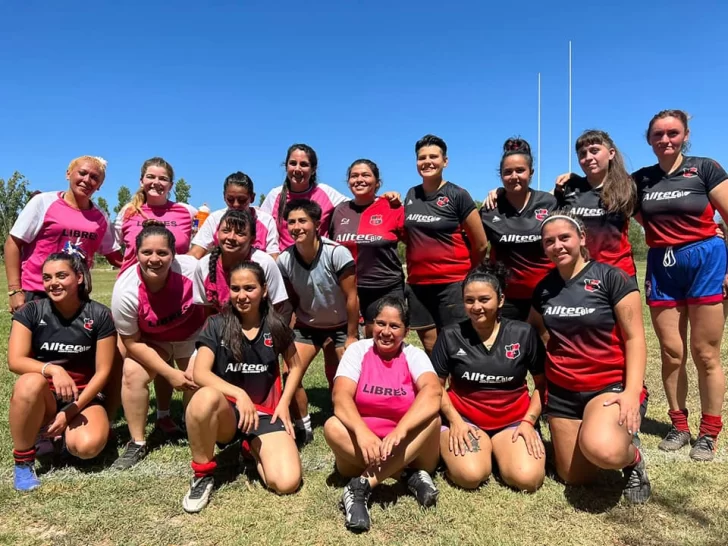 Por primera vez, un equipo de rugby femenino jugó un partido fuera del Penal Por primera vez, un equipo de rugby femenino jugó un partido fuera del Penal