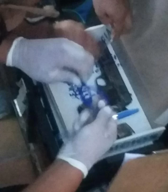 Caminaban cuando oyeron a un hombre pedir auxilio desde una oficina: lo asaltaban con un arma Caminaban cuando oyeron a un hombre pedir auxilio desde una oficina: lo asaltaban con un arma