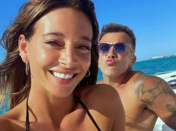 Con “faraglioni” y océano de fondo, así le propusieron matrimonio a Sol Pérez