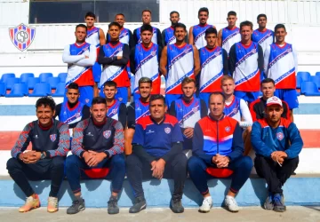 Peñarol consiguió un empate en Río Negro en el estreno