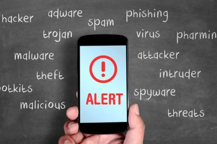 Tres tipos de aplicaciones que debes evitar descargar en tu celular Tres tipos de aplicaciones que debes evitar descargar en tu celular