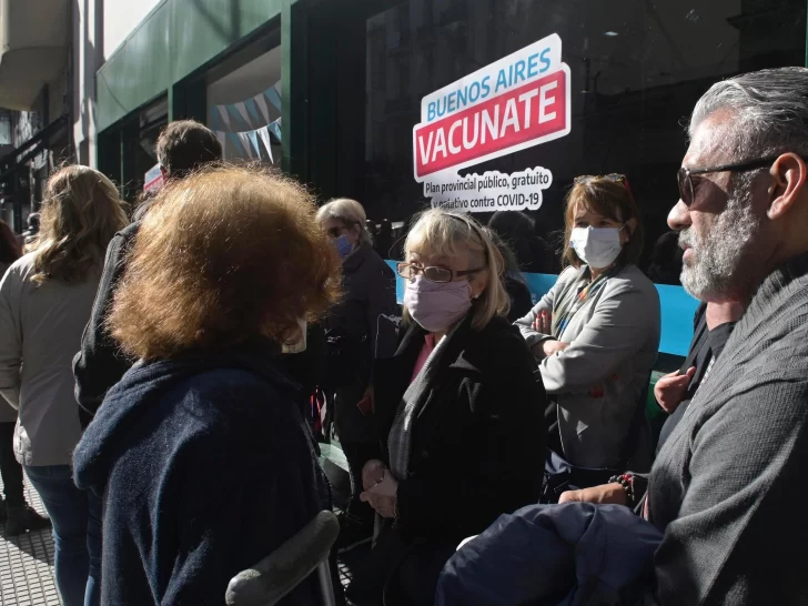 Seis de cada diez argentinos no se aplicaron la dosis de refuerzo contra la Covid-19 Seis de cada diez argentinos no se aplicaron la dosis de refuerzo contra la Covid-19