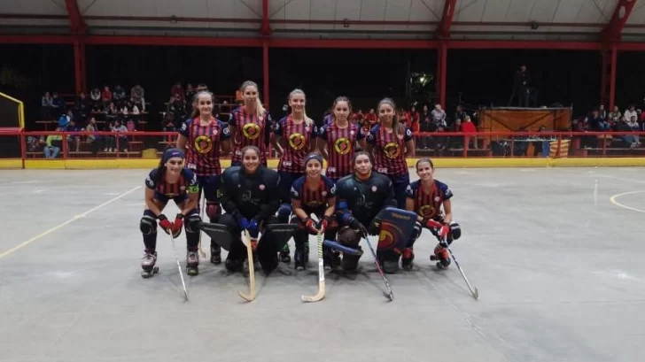 UVT ganó a domicilio y estiró la ventaja en el hockey femenino UVT ganó a domicilio y estiró la ventaja en el hockey femenino