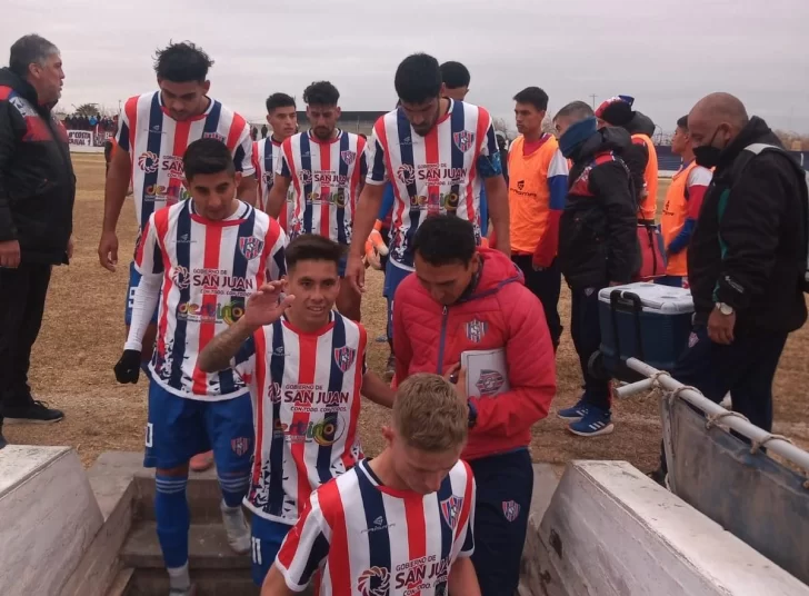 Peñarol derrotó al escolta Sansinena y se metió en puestos de clasificación Peñarol derrotó al escolta Sansinena y se metió en puestos de clasificación