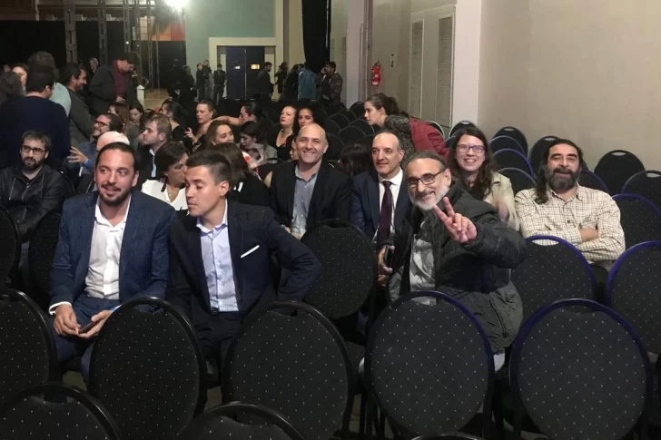 El listado de personas que estarán la primera fila en la presentación del libro de CFK