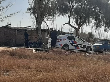 Encontraron a un anciano muerto en su casa y la policía investiga las causas Encontraron a un anciano muerto en su casa y la policía investiga las causas