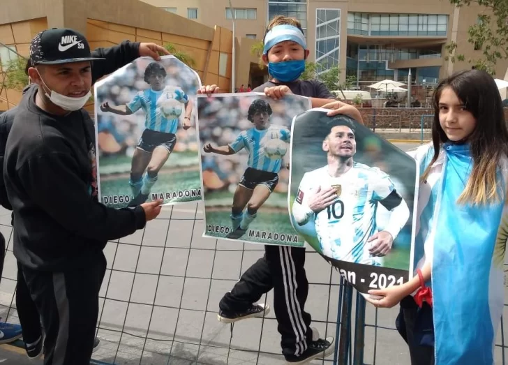 Por edad no lo vieron jugar, pero tienen a Diego siempre presente Por edad no lo vieron jugar, pero tienen a Diego siempre presente