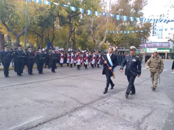 El tradicional saludo de tropas, en fotos El tradicional saludo de tropas, en fotos