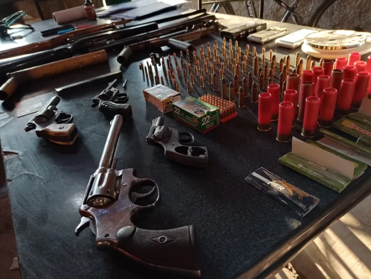 Allanaron una vivienda y encontraron 9 armas de distintos tipos Allanaron una vivienda y encontraron 9 armas de distintos tipos
