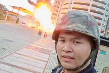 Un soldado acribilló a 20 personas en un centro comercial tailandés y tomó rehenes