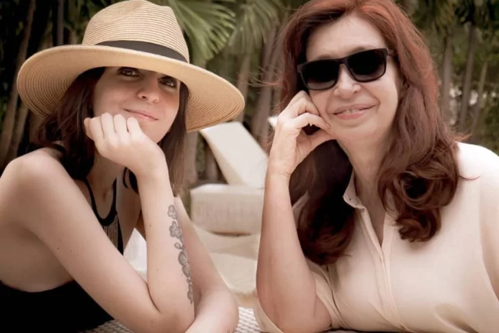 Cristina Kirchner regresa al país con su hija Florencia desde Cuba