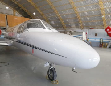Una empresa sanjuanina pagó más de $16 millones por el avión de la provincia subastado Una empresa sanjuanina pagó más de $16 millones por el avión de la provincia subastado