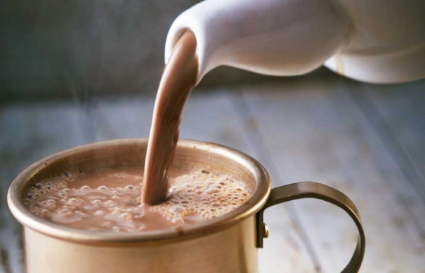 Cómo preparar un buen chocolate caliente para agasajar a los niños de la casa