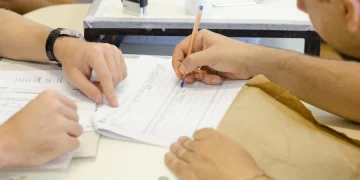 Reubicarán a repitentes de Nivel Secundario para que ninguno quede afuera del sistema escolar Reubicarán a repitentes de Nivel Secundario para que ninguno quede afuera del sistema escolar